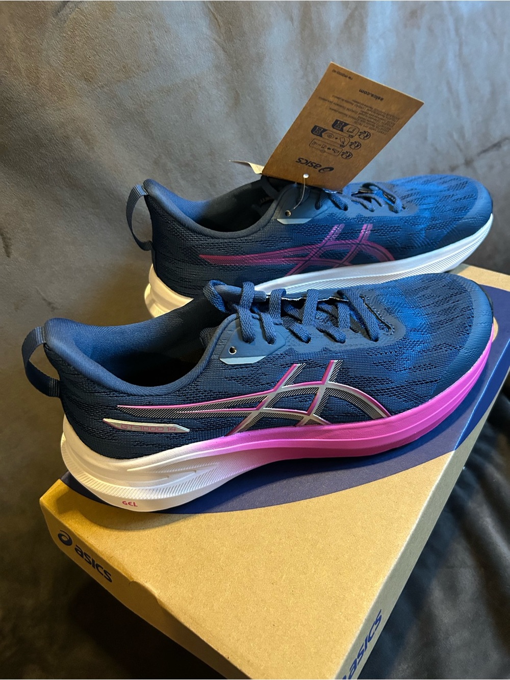 ASICS GT-1000 14 Sz 7.5 WMNS/5.5 youth